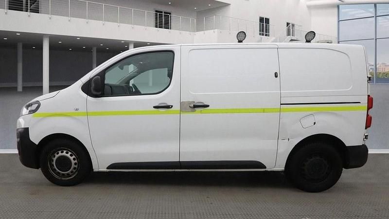 Used Citroën Dispatch 2022 White MPV