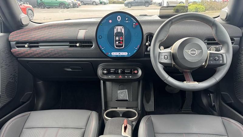 Begagnad Mini Cooper Hatch 113 kW (154 HK) 2025 Vit Halvkombi
