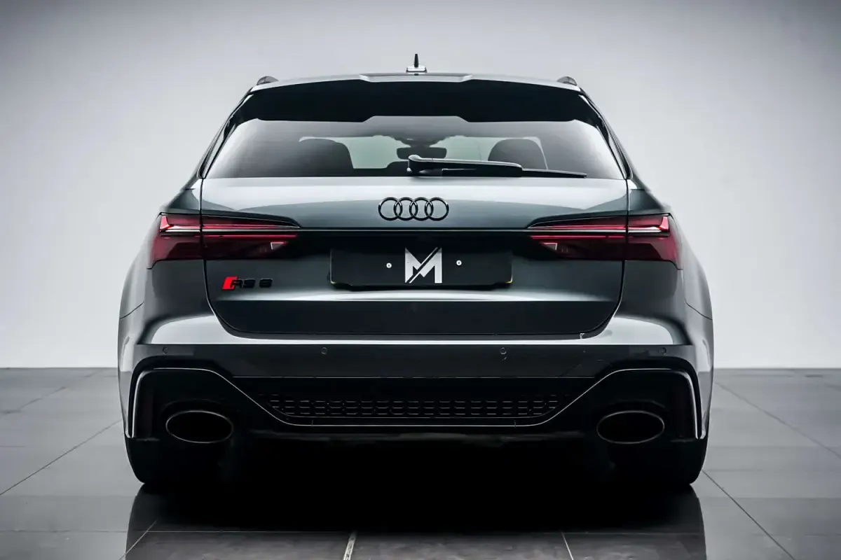 Begagnad Audi RS6 Premium 600 HK (441 kW) 2020 Grå Kombi