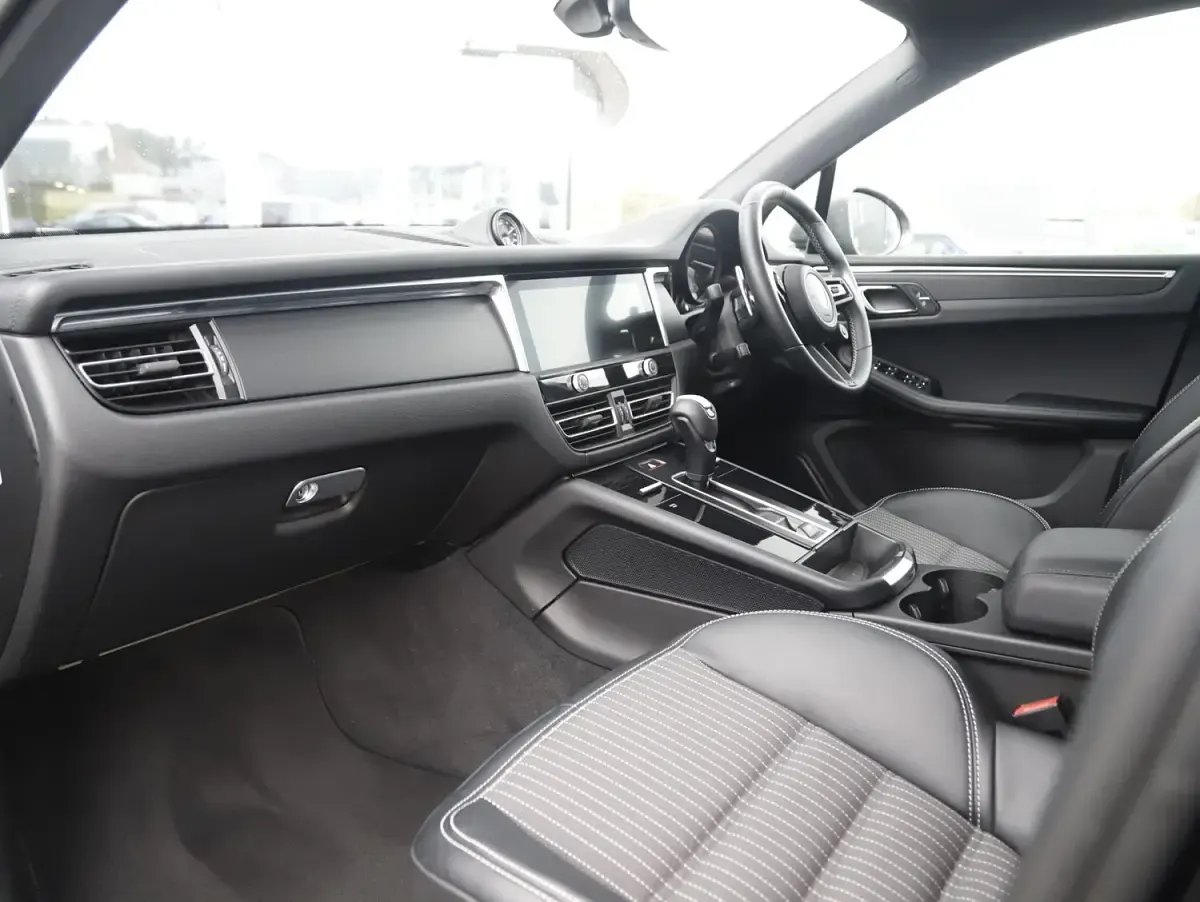 Usado Porsche Macan 265 HP (194 kW) 2024 Cinzento SUV