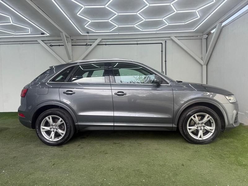 Used Audi Q3 Design 180 HP (132 kW) 2015 Grey SUV