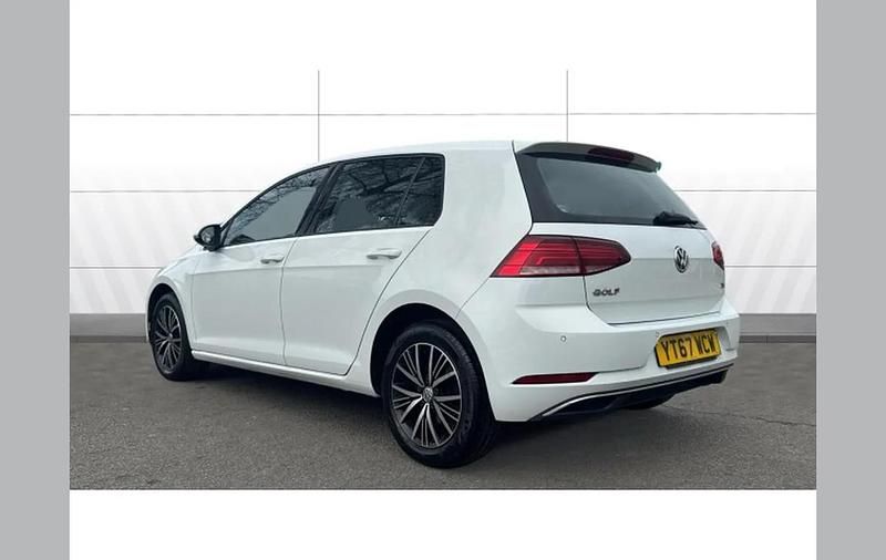 Used VW Golf VII SE 125 HP (91 kW) 2017 White Hatchback