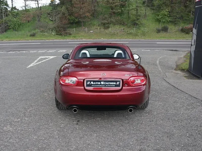 Used Mazda MX5 Inclusive 160 HP (117 kW) 2012 Red Cabriolet