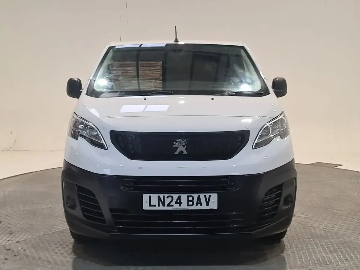 Used Peugeot Expert Premium 100 HP (73 kW) 2024 White Van