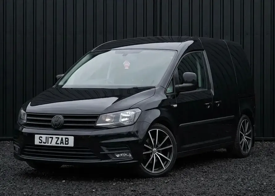 Used VW Caddy Highline 102 HP (75 kW) 2017 Black MPV