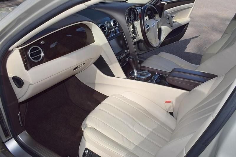 Used Bentley Flying Spur 500 HP (367 kW) 2014 Cream Sedan