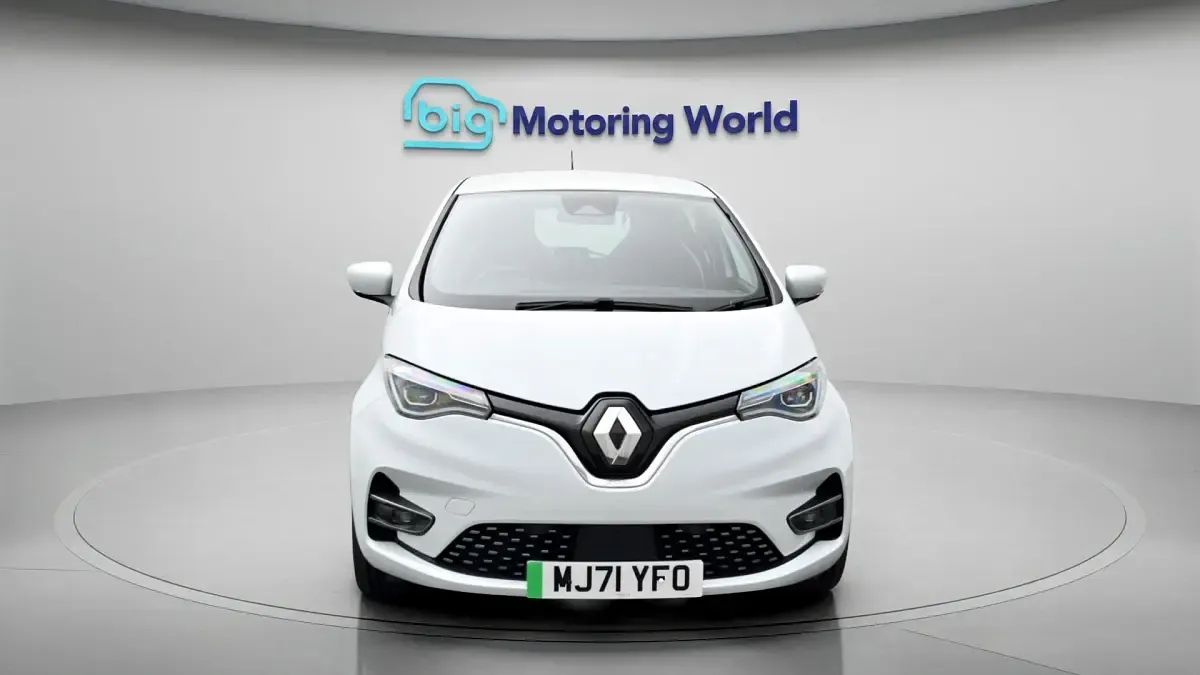 Used Renault Zoe GT-Line 100 kW (136 HP) 2021 White Hatchback