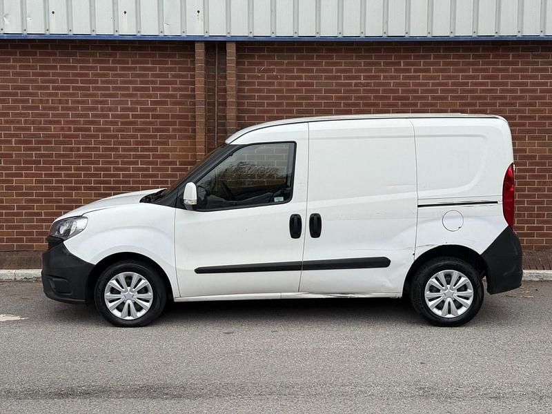 Usado Fiat Doblò 2017 Branco Monovolume