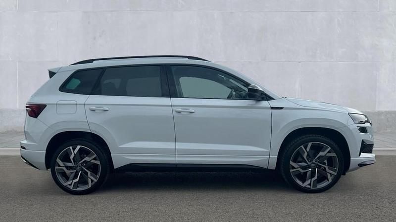 Gebraucht Skoda Karoq SportLine 150 PS (110 kW) 2026 Weiß SUV