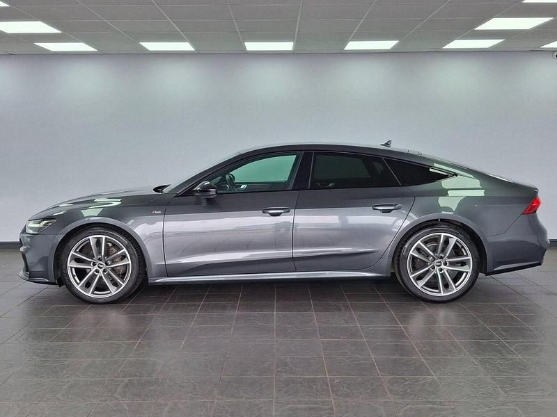 Usado Audi A7 Sportback Black Edition 204 HP (150 kW) 2022 Cinzento Citadino