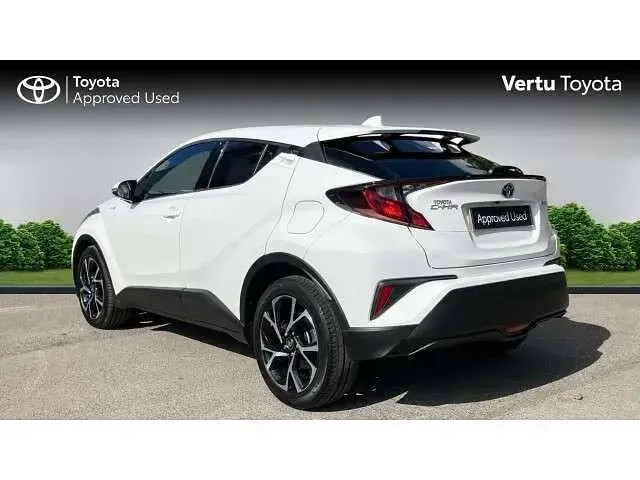 Second-hand Toyota C-HR Design 122 CP (89 kW) 2021 Alb SUV