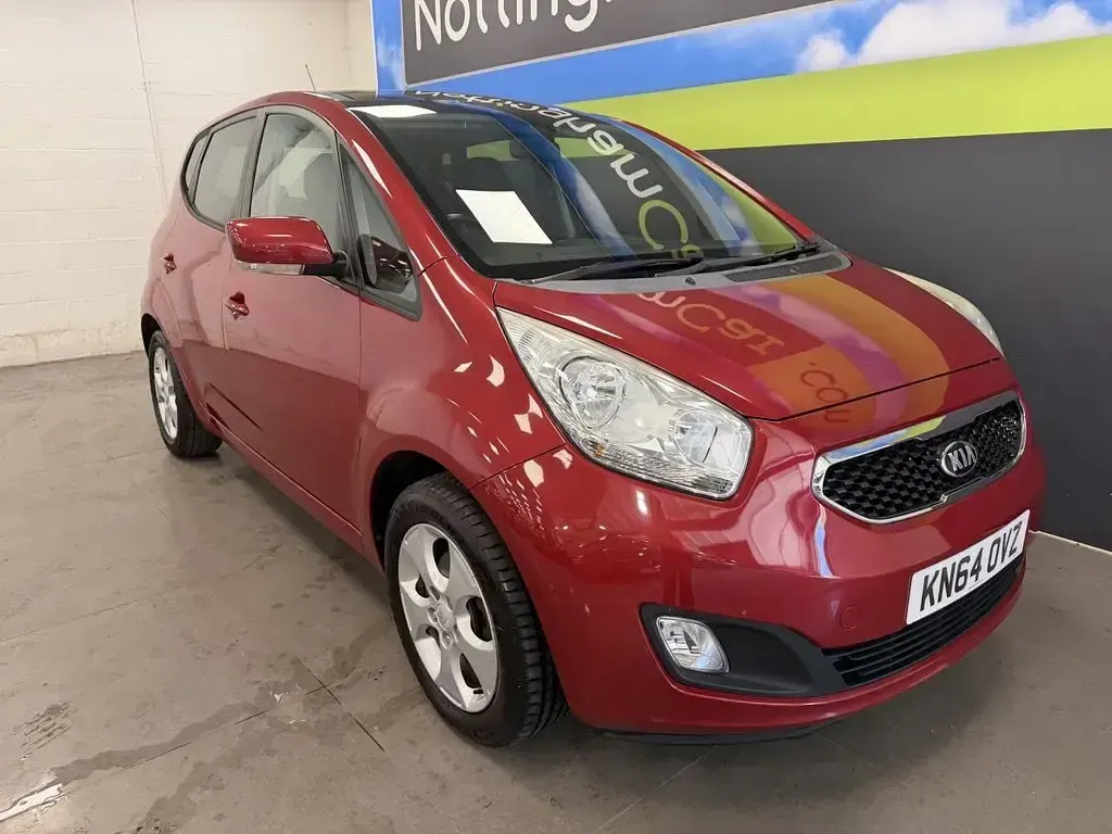 Used Kia Venga 123 HP (90 kW) 2014 Red Hatchback