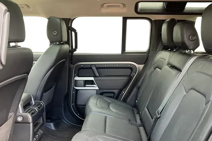 Used Land Rover Defender 400 HP (294 kW) 2024 Silicon silver Estate