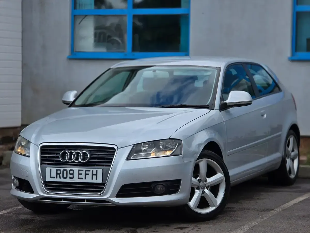 Used Audi A3 102 HP (75 kW) 2009 Silver Hatchback