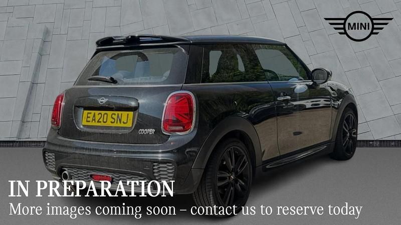 Begagnad Mini Cooper Hatch 134 HK (98 kW) 2020 Svart Halvkombi