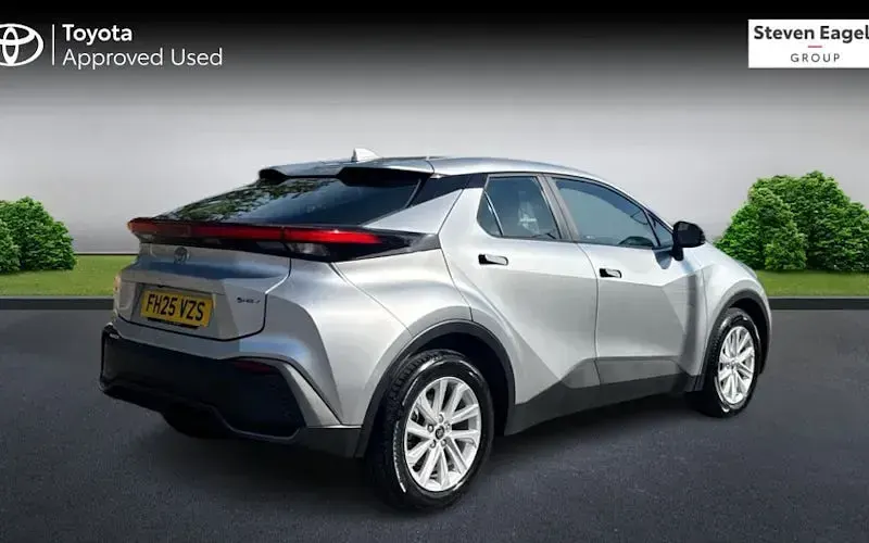 Used Toyota C-HR 140 HP (102 kW) 2025 Silver SUV