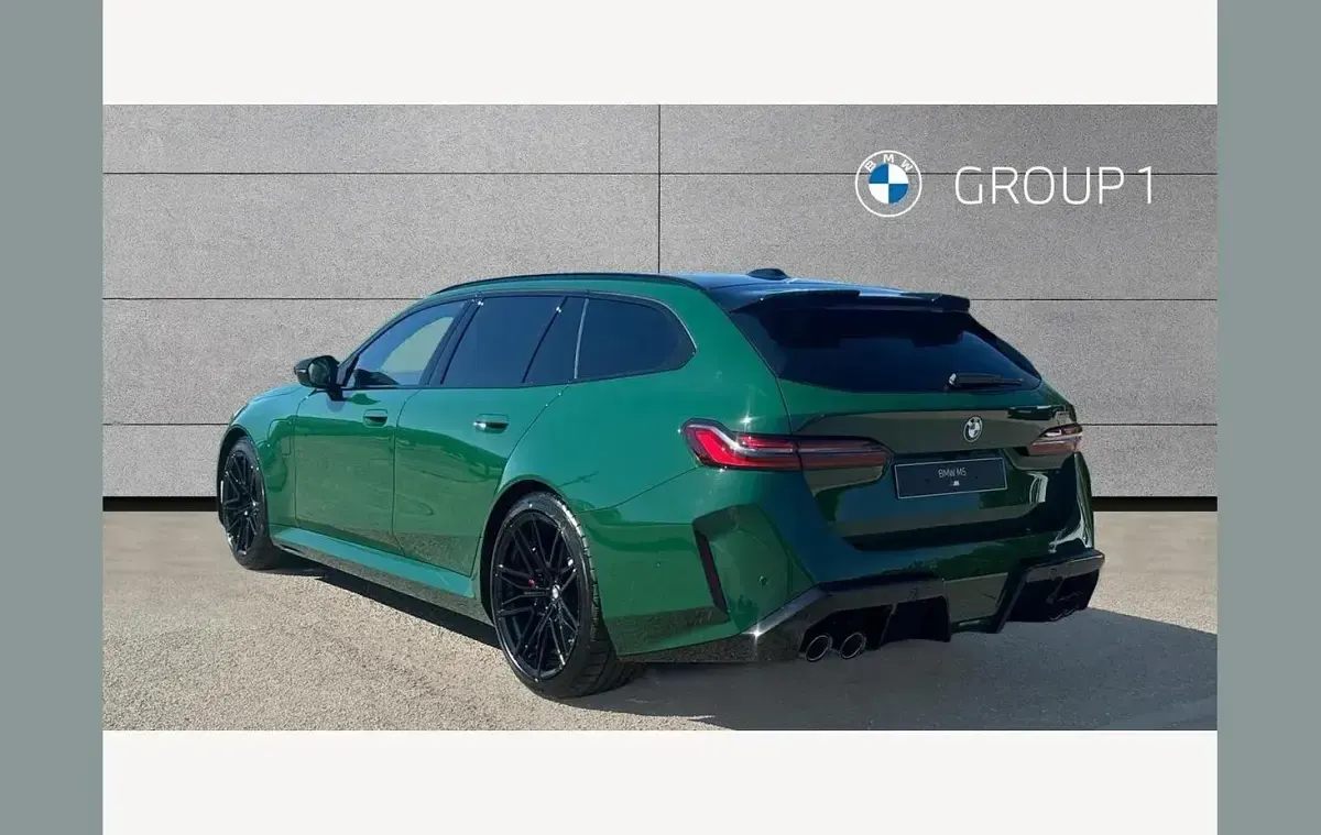 New BMW M5 Comfort Edition 727 HP (534 kW) 2026 Green Estate