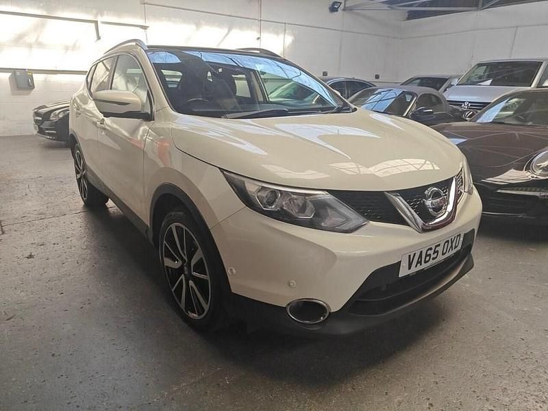 White Used 2016 Nissan Qashqai S SUV | £10,490 (Fair price) - Image 1/4