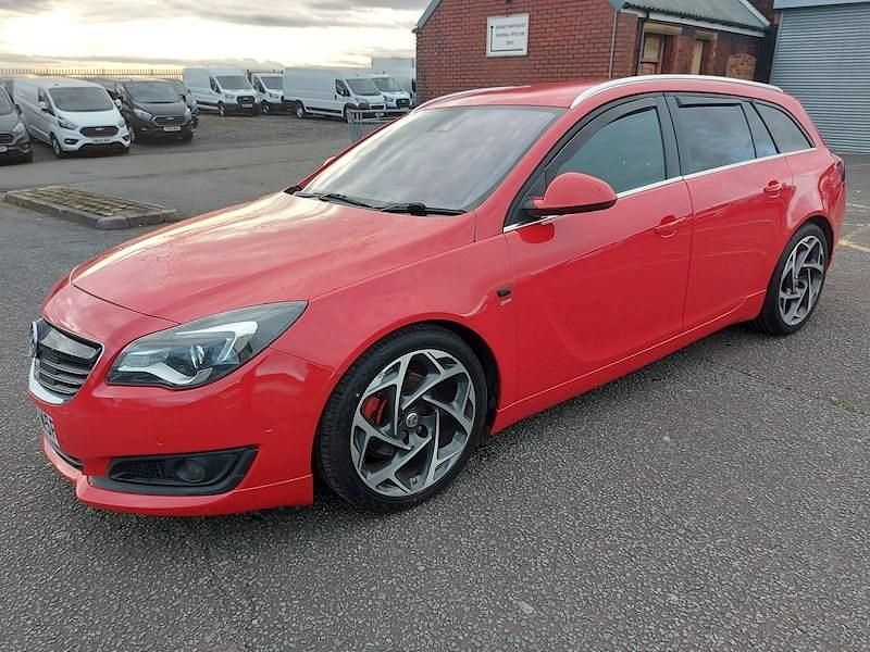 Used Vauxhall Insignia SRi 163 HP (119 kW) 2014 Red Estate