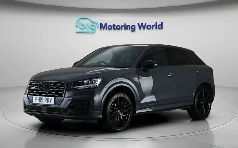 Begagnad Audi Q2 Black Edition 190 HK (139 kW) 2019 Grå SUV