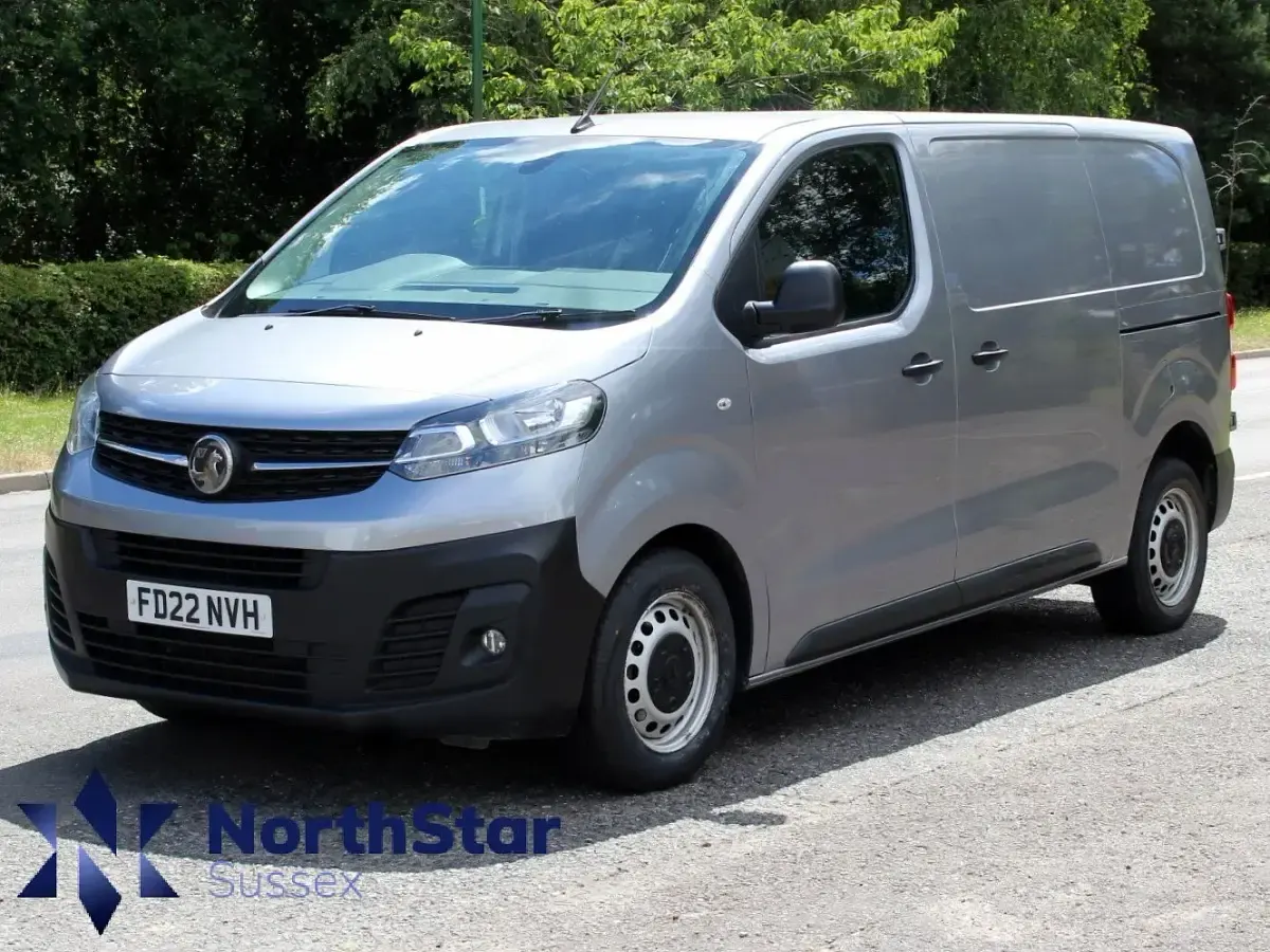 Used Vauxhall Vivaro S 101 HP (74 kW) 2022 MPV