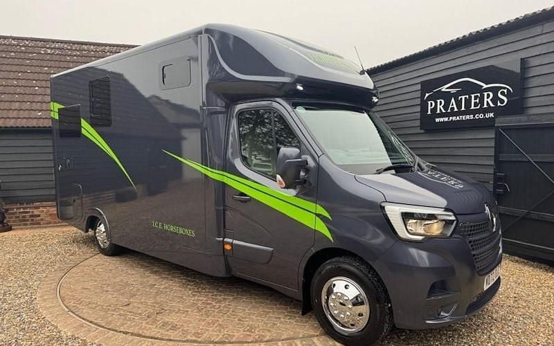 Używany Renault Master Business 135 KM (99 kW) 2022 Biały Minivan