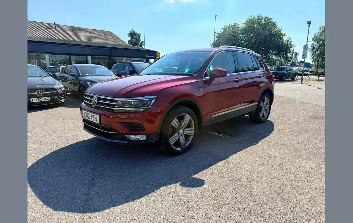 Used VW Tiguan SEL 180 HP (132 kW) 2016 Red SUV