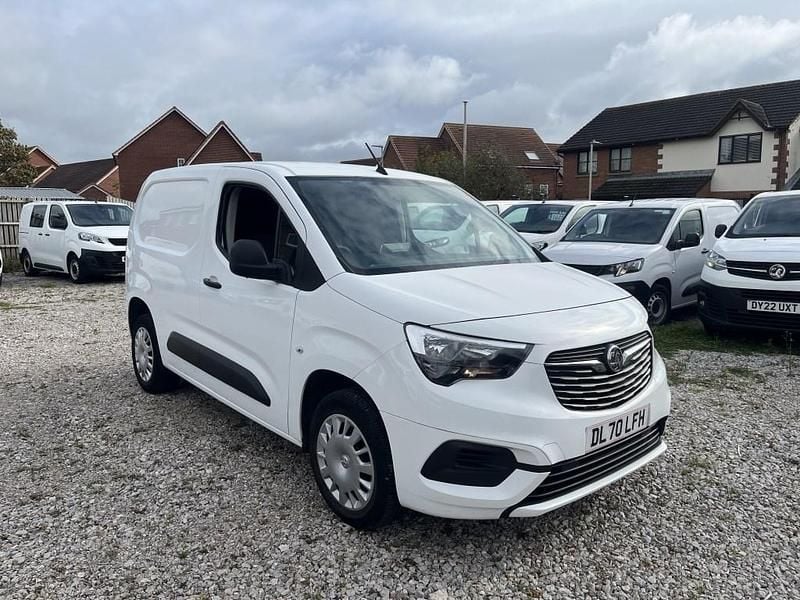 Used Vauxhall Combo Sportive 100 HP (73 kW) 2020 White MPV