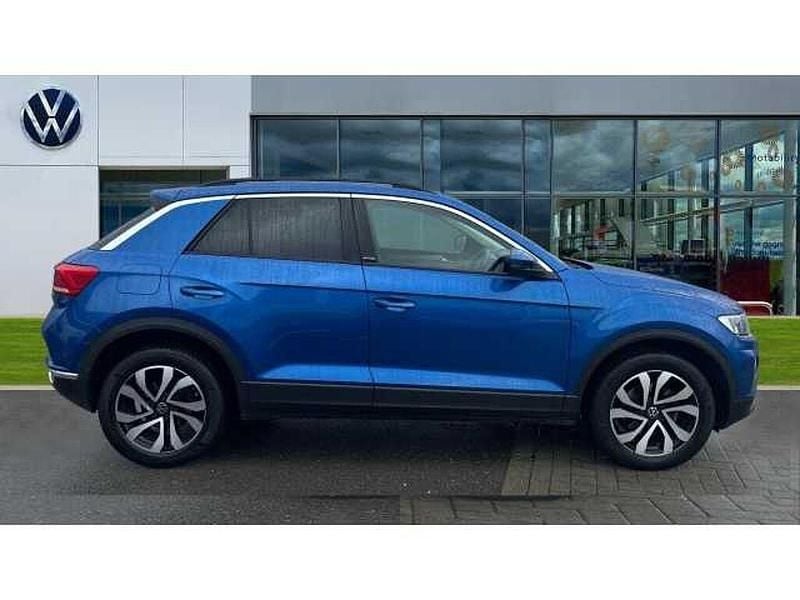 Used VW T-Roc Active 110 HP (80 kW) 2022 Ravenna blue metallic SUV