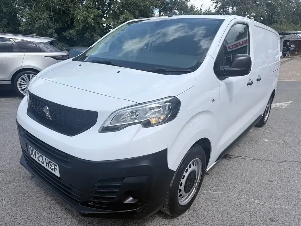 Used Peugeot Expert Premium 142 HP (104 kW) 2023 White Van