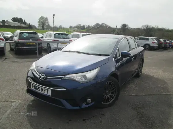 Used Toyota Avensis Business Edition 140 HP (102 kW) 2015 Blue Sedan