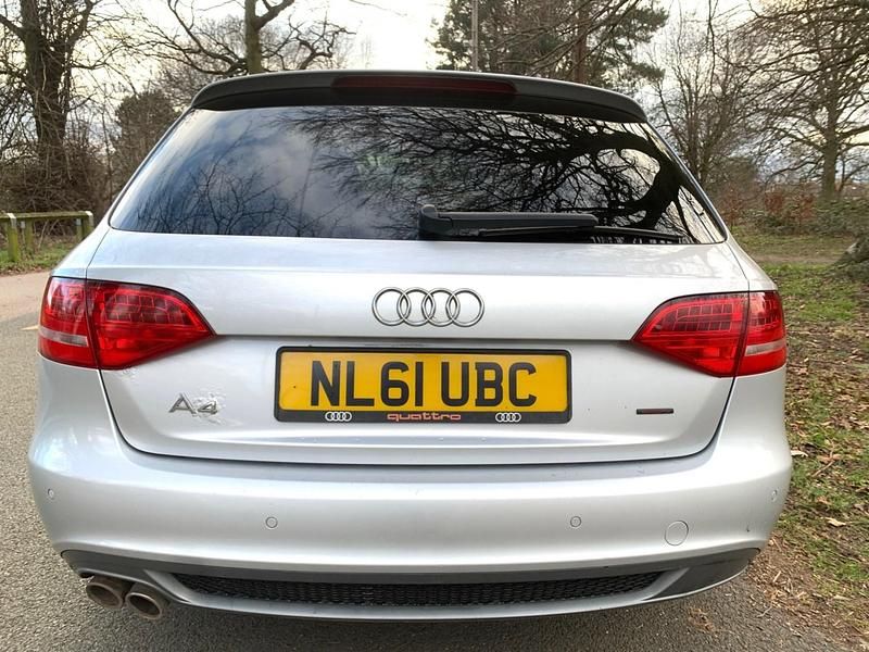 Begagnad Audi A4 Black Edition 170 HK (125 kW) 2011 Silver Kombi