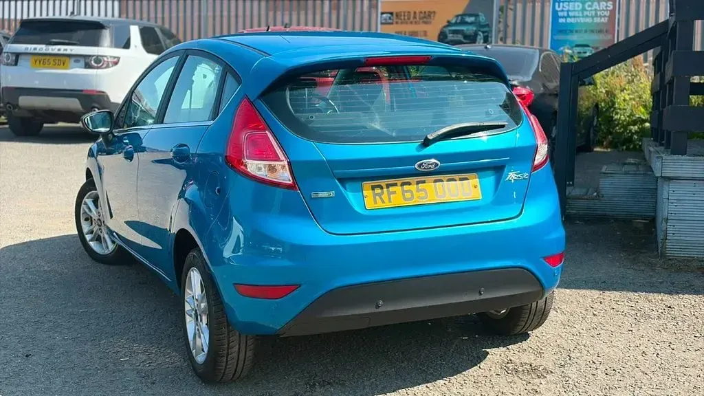 Used Ford Fiesta Zetec 100 HP (73 kW) 2015 Blue Hatchback