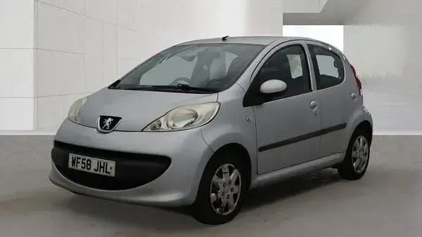 Used Peugeot 107 68 HP (50 kW) 2008 Silver Hatchback
