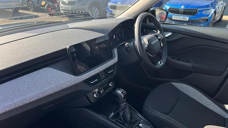 Usado Skoda Kamiq SE 116 HP (85 kW) 2025 Preto SUV