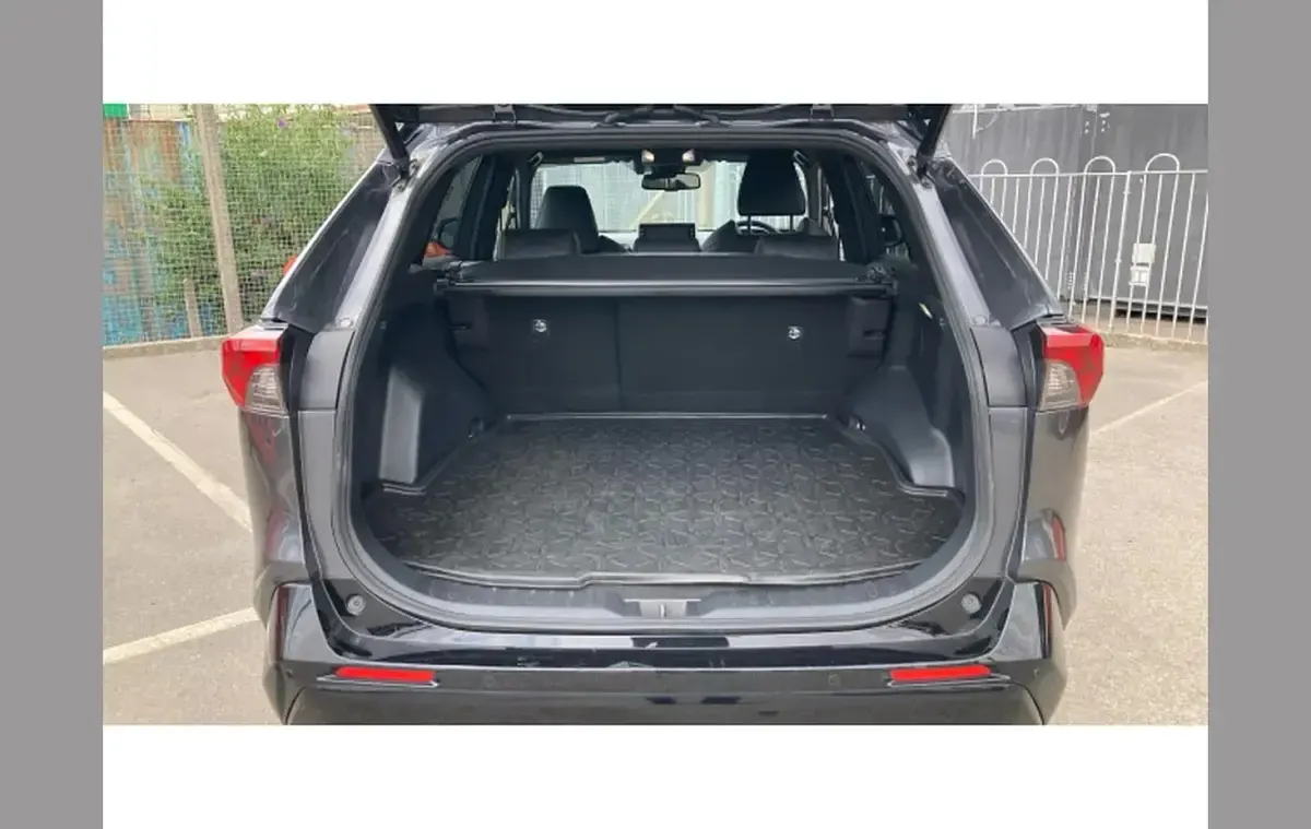 Used Toyota RAV4 Hybrid 301 HP (221 kW) 2022 Other SUV