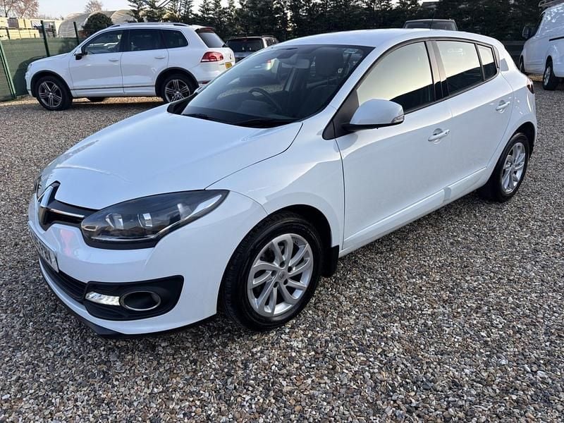 Used Renault Mégane III Dynamique 2015 White Hatchback