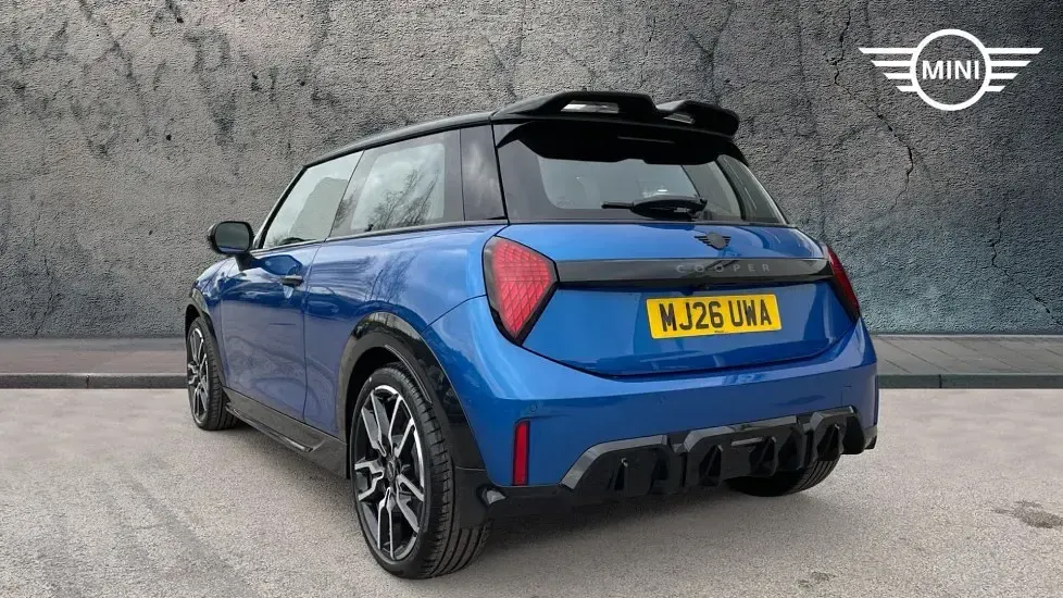 Used Mini Cooper Hatch 113 kW (154 HP) 2026 Blue Hatchback