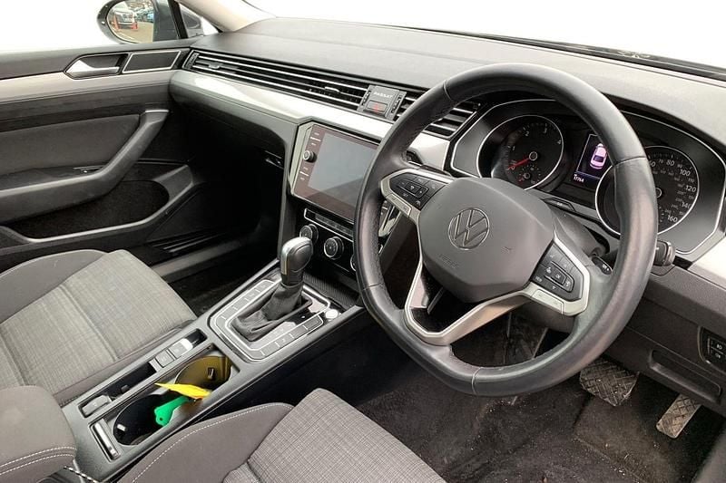 Used VW Passat SE 200 HP (147 kW) 2021 Grey Estate
