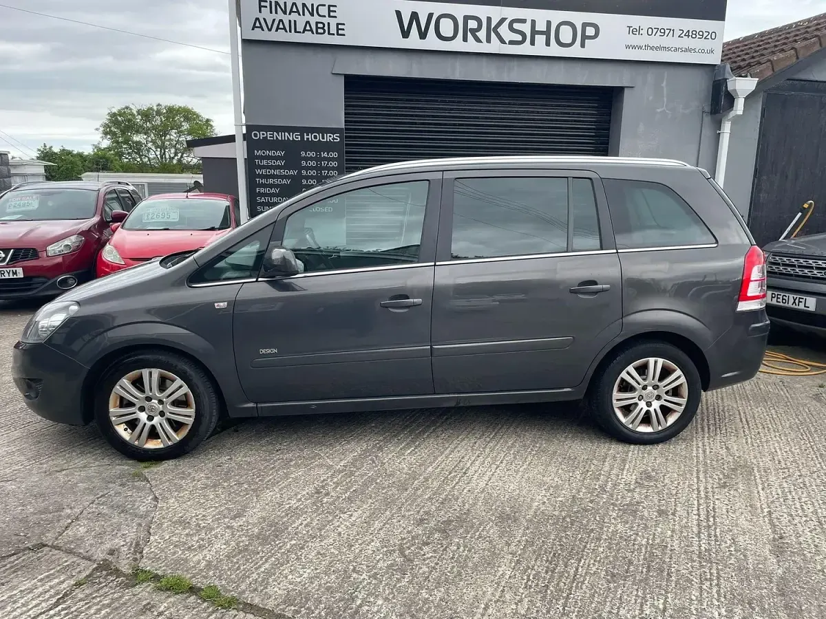 Used Vauxhall Zafira Design Edition 110 HP (80 kW) 2013 Grey MPV