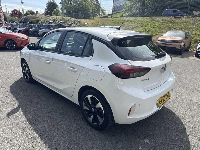 Used Vauxhall Corsa-e 98 kW (134 HP) 2021 White Hatchback