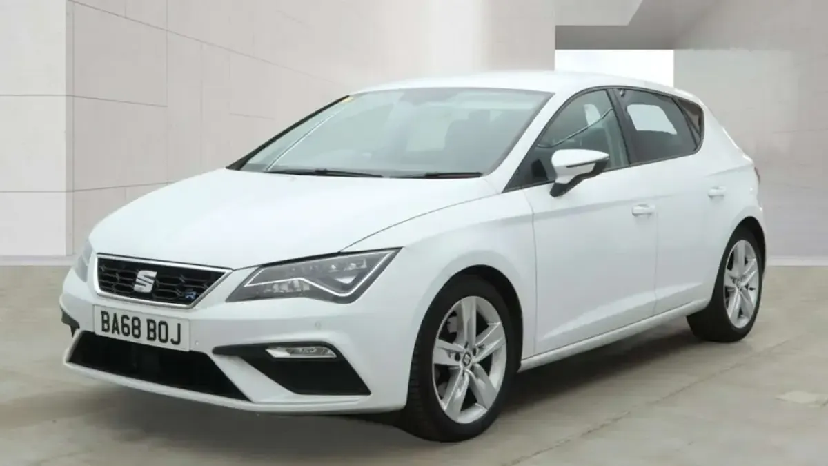 Used Seat Leon FR 187 HP (137 kW) 2019 White Hatchback