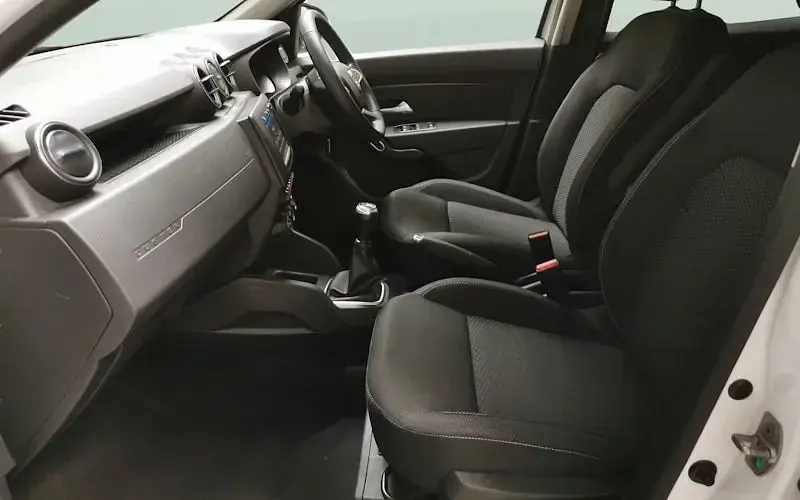 Used Dacia Duster Comfort 101 HP (74 kW) 2019 White SUV
