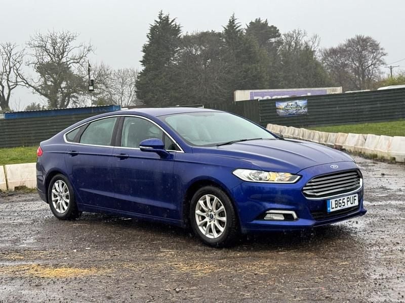 Used Ford Mondeo Zetec 120 HP (88 kW) 2016 Blue Hatchback