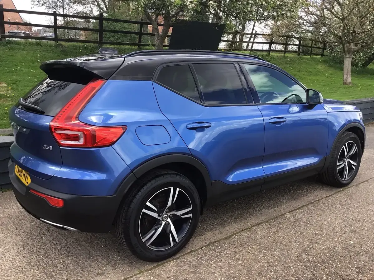 Used Volvo XC40 R-Design 150 HP (110 kW) 2018 Blue SUV