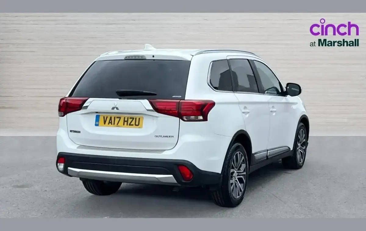 Used Mitsubishi Outlander 147 HP (108 kW) 2017 White SUV