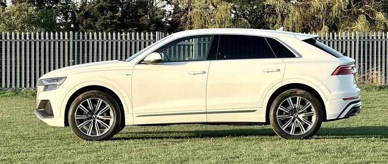 Used Audi Q8 S-Line 286 HP (210 kW) 2023 White SUV