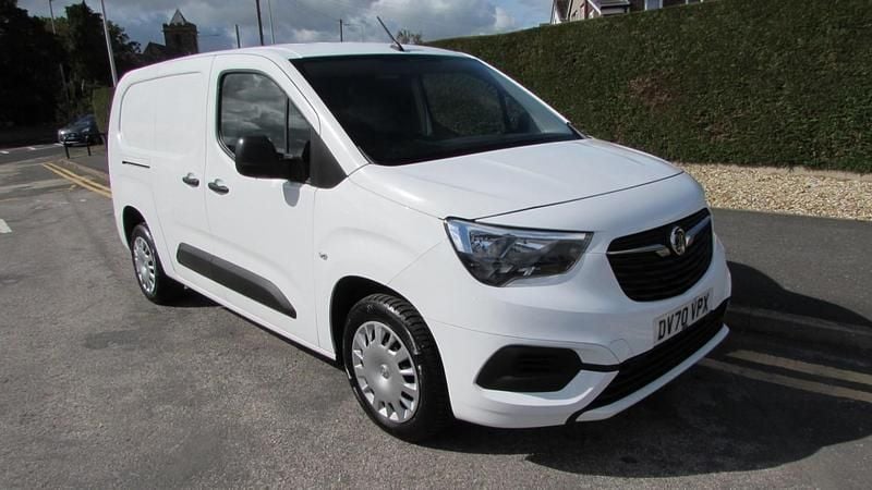 White Used 2020 Vauxhall Combo Sportive MPV | £7,495 (A bit pricey) - Image 1/4