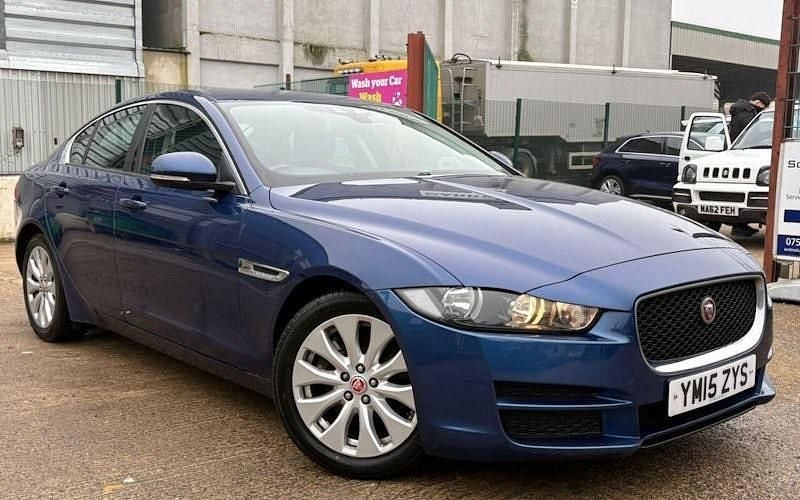 Used Jaguar XE SE 163 HP (119 kW) 2019 Sedan