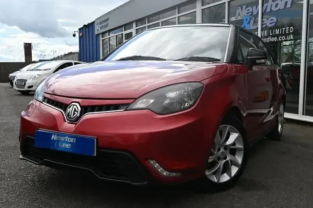 Usado MG MG3 106 HP (77 kW) 2018 Vermelho Citadino